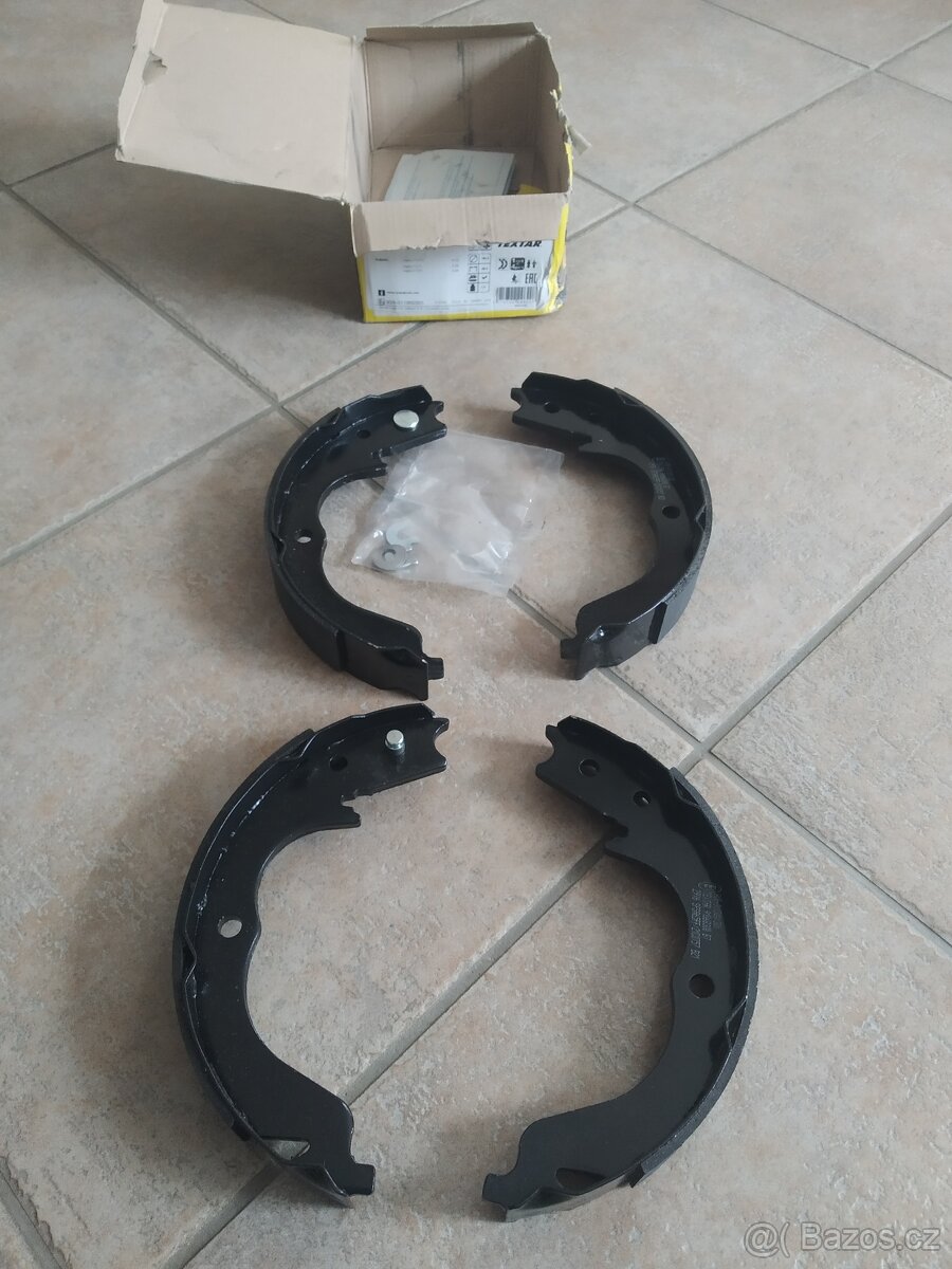 Brzdové obložení ( pakny) ruční brzdy Citroen, Mitsubishi, P