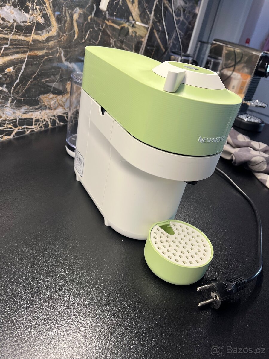 Kávovar Nespresso Vertuo / v záruce