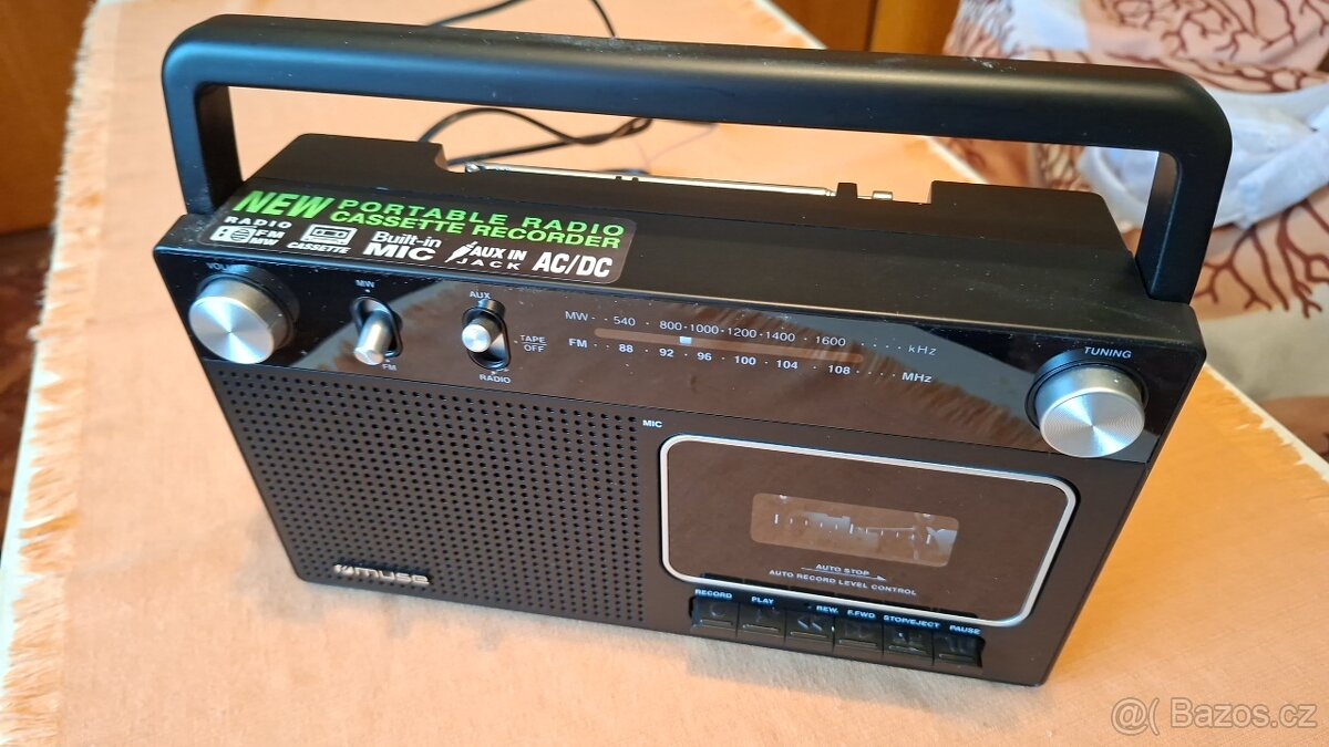 Prodám radiomagnetofon MUSE