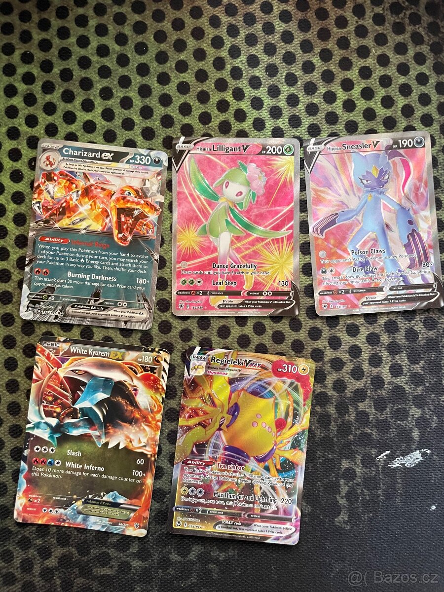 Charizard EX + další V/VMAX karty