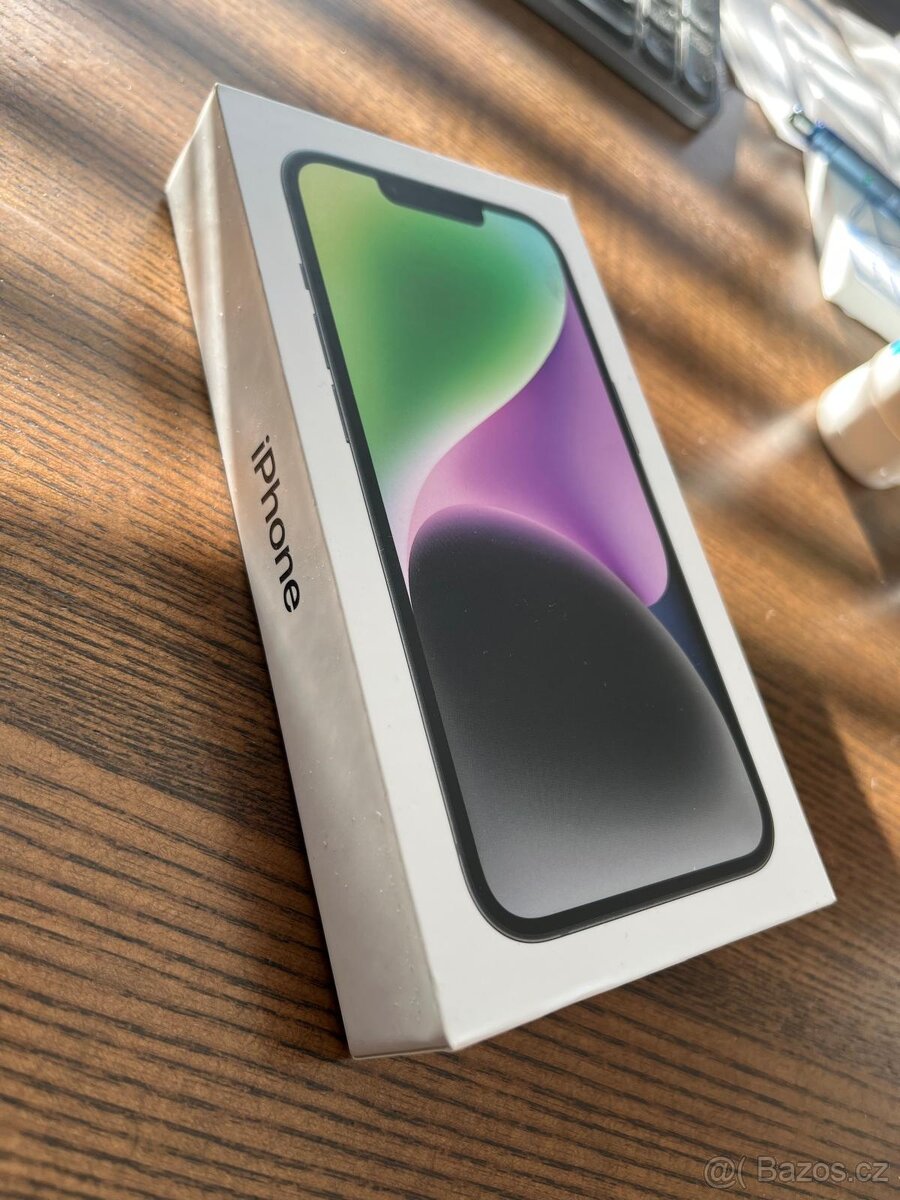 NOVÝ iPhone 14