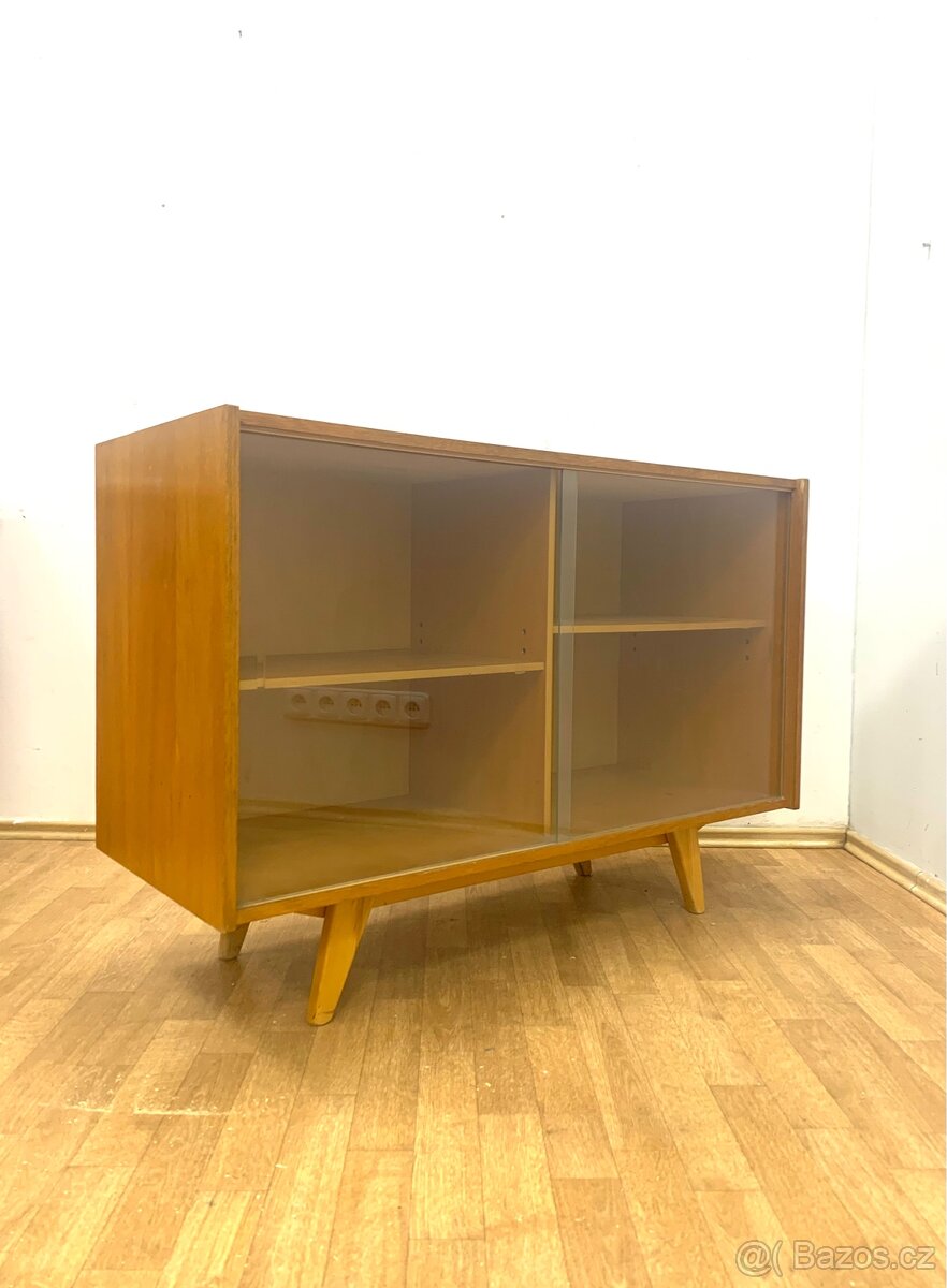 Retro komoda Jiroutek 60. léta