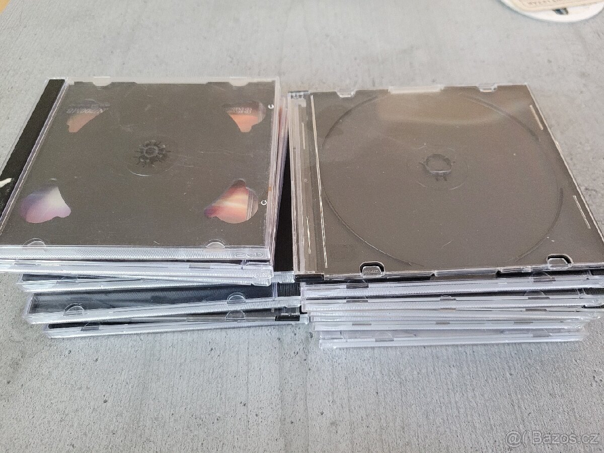 Prázdné kryty na CD