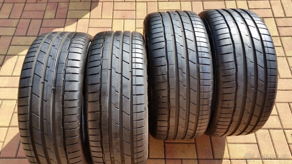 Letní dvourozměrné pneumatiky MO 255/45 R19 a 285/40 R19 98%