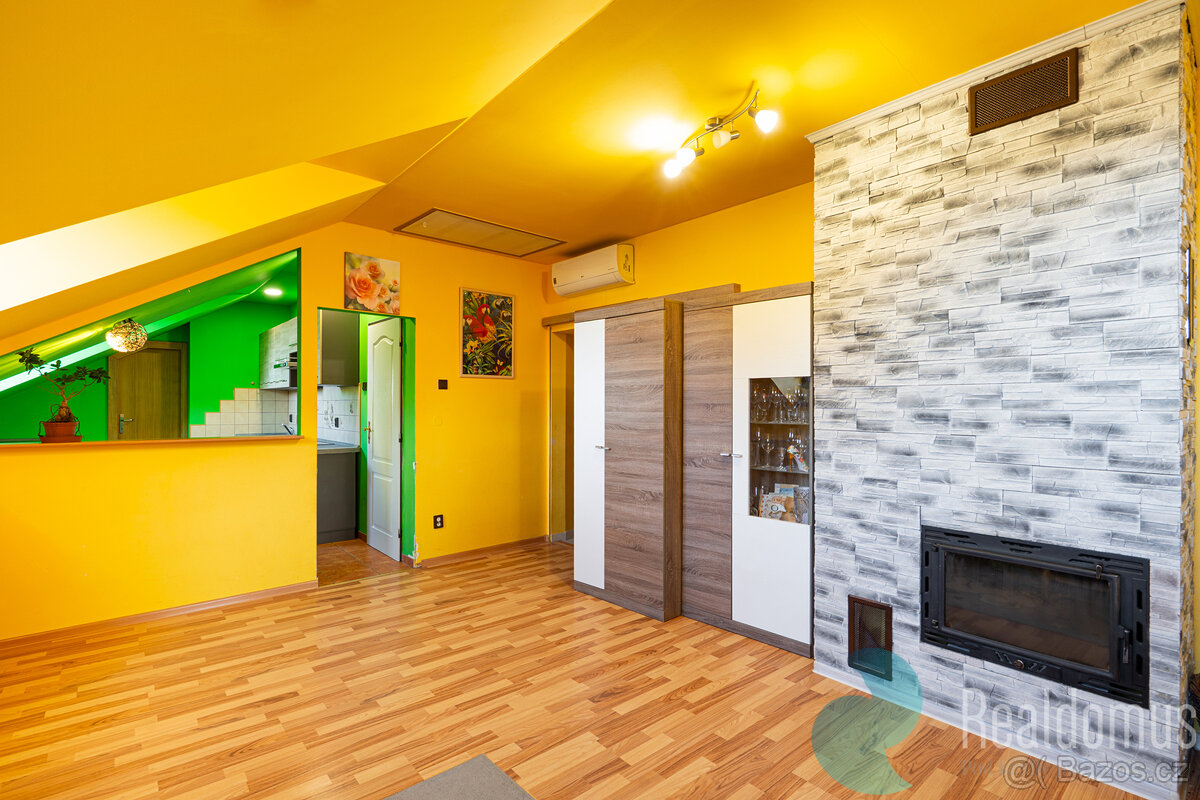 Prodej, podkrovní byt 2kk, 59,5 m2,  J. Š. Baara, České Budě