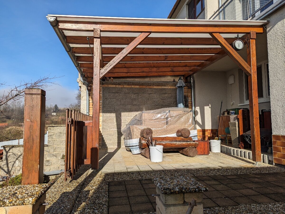 Dřevěná pergola