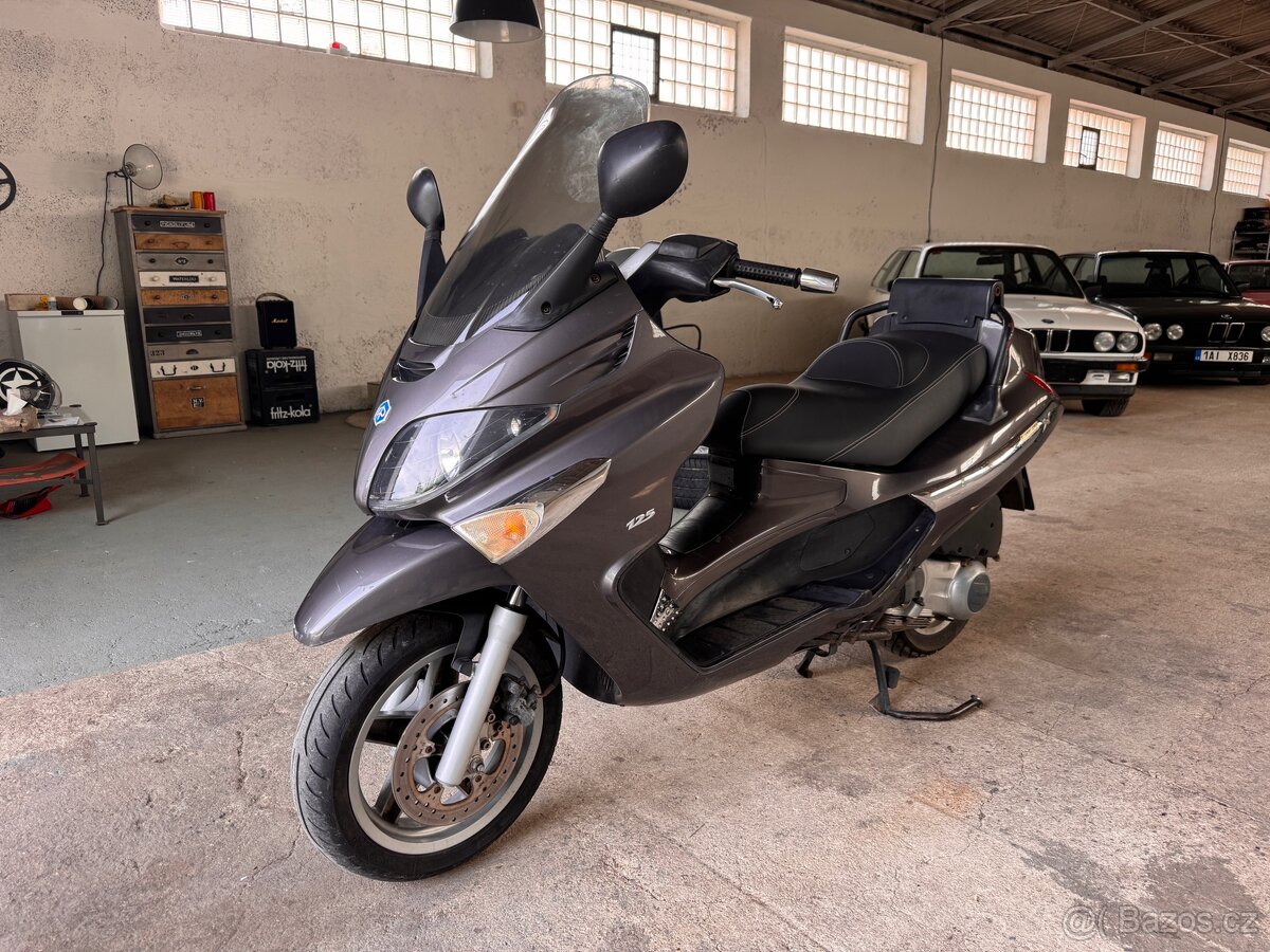 Piaggio X EVO 125