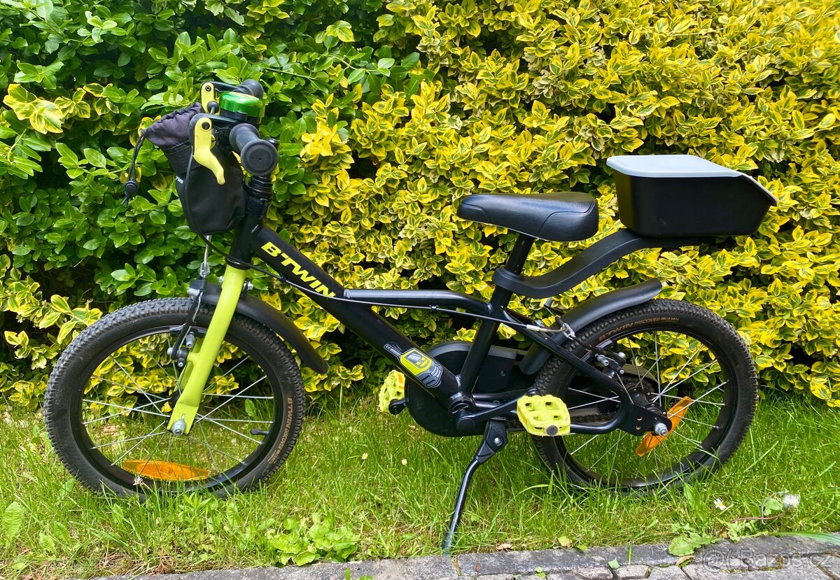 Dětské kolo B’twin Dark Hero 16" černé/žluté