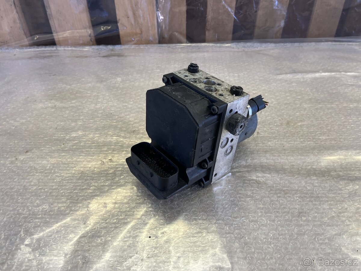 ŘÍDICÍ JEDNOTKA ABS  3U0614517E