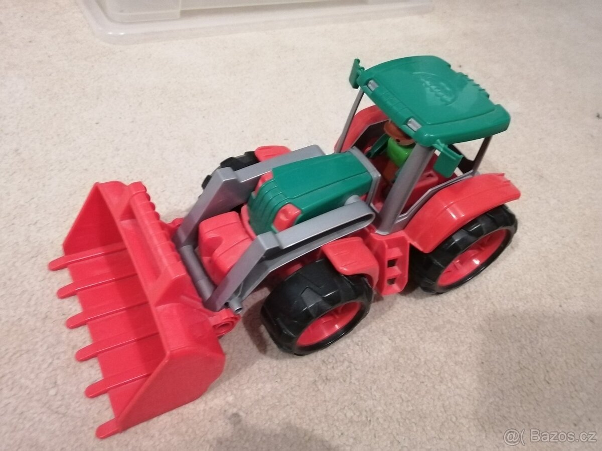 Velký plastový traktor Lena