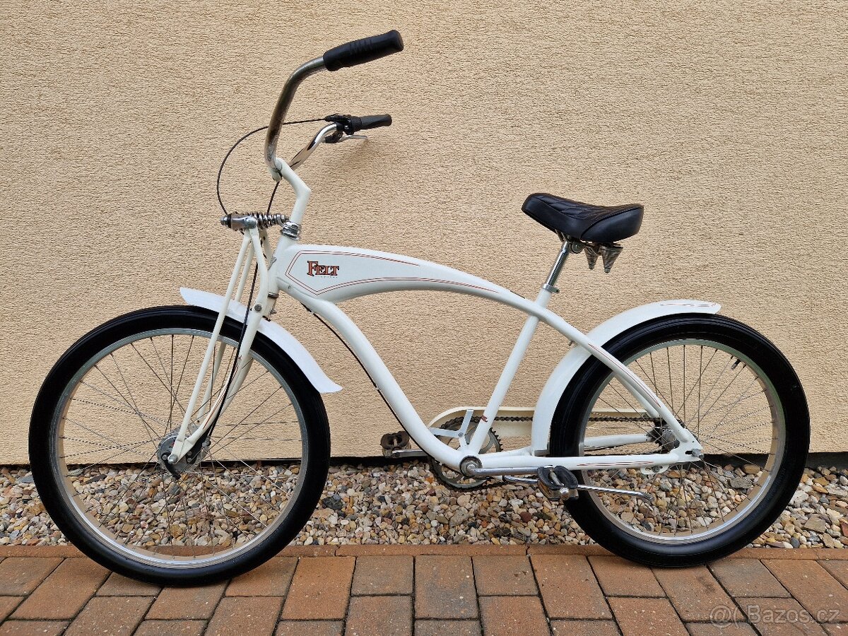 FELT American Iron městský cruiser