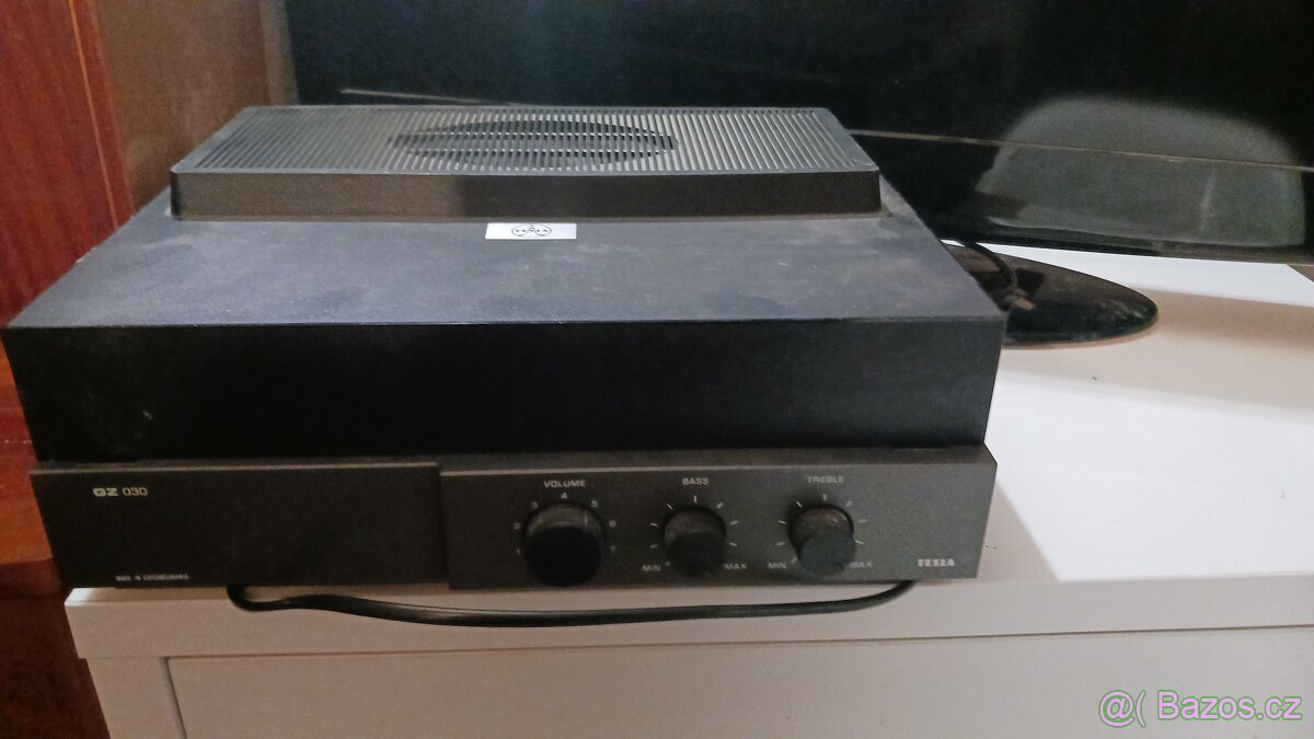 Gramofon tesla GZ 030