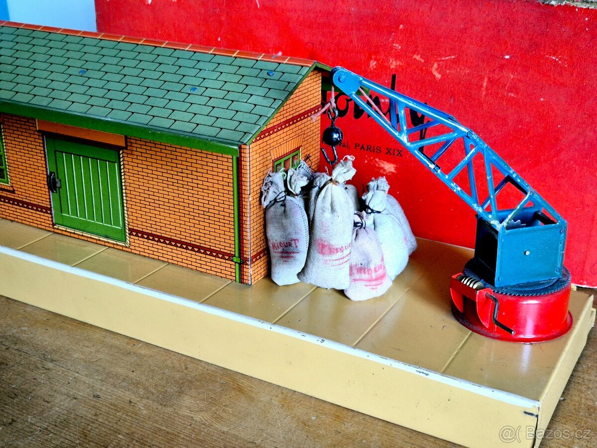 Vláčky - nádražní překladiště s jeřábem, Hornby,  1930