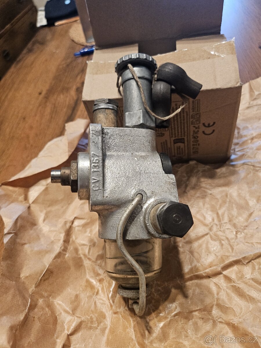 Dopravní naftové čerpadlo