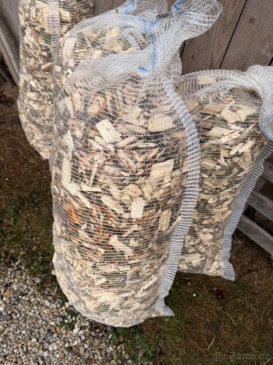 Dřevní štěpka k mulčování