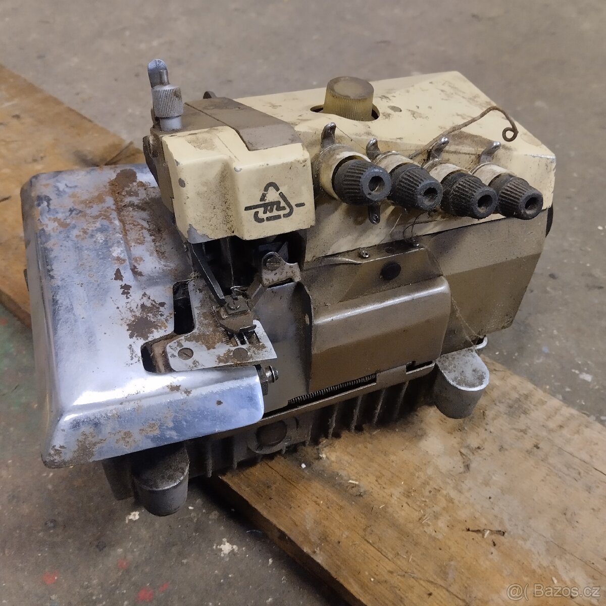 Prodám šicí stroj