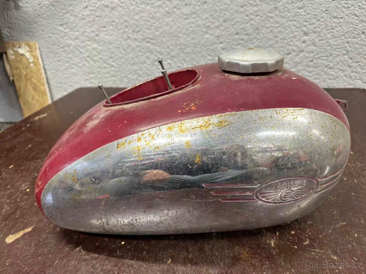 Predám nádrž JAWA 250/353 350/354 KYVACKA s otvor ampérmetr