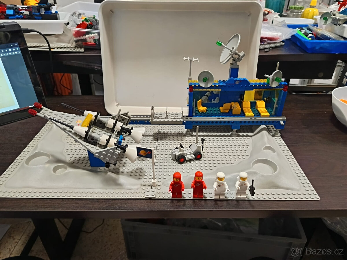 LEGO Space 6970 Beta-1 Command Base