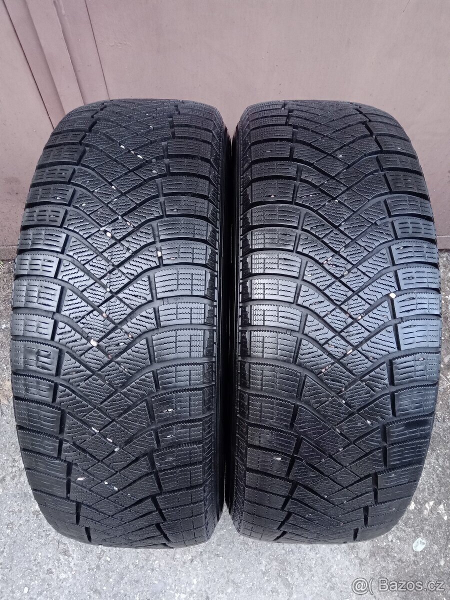 2 Zimní pneumatiky Pirelli Ice Zero FR 235/65 R17 XL