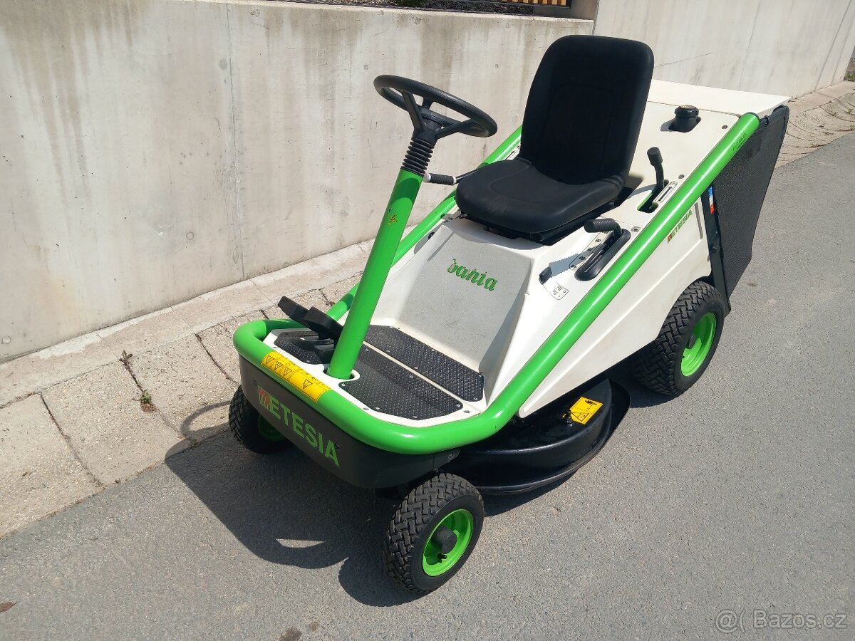 Prodám zahradní traktor Etesia Bahia 14Hp Hydro