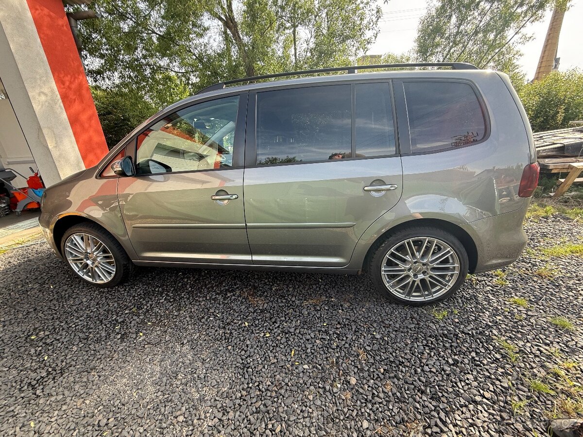 VW Touran 2.0 TDI 103kW, po kompletním servisu