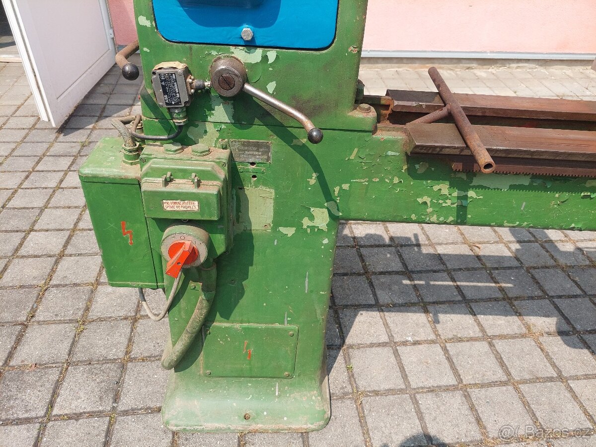Litinovy soustruh na drevo