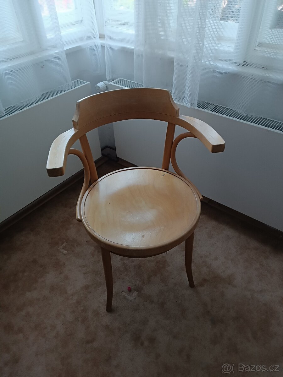 Thonet křesílko