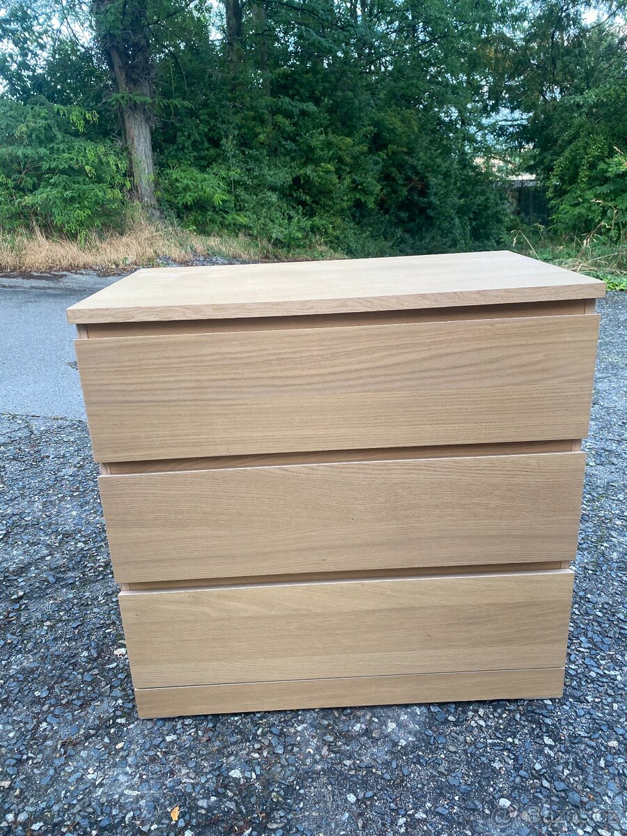 Komoda IKEA Malm se 3 zásuvkami - bíl. mořena
