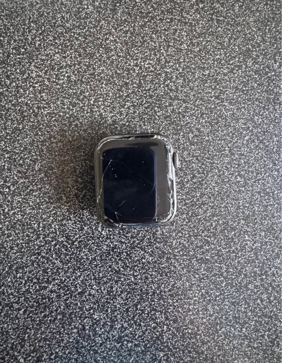 Apple Watch SE 1. Generace