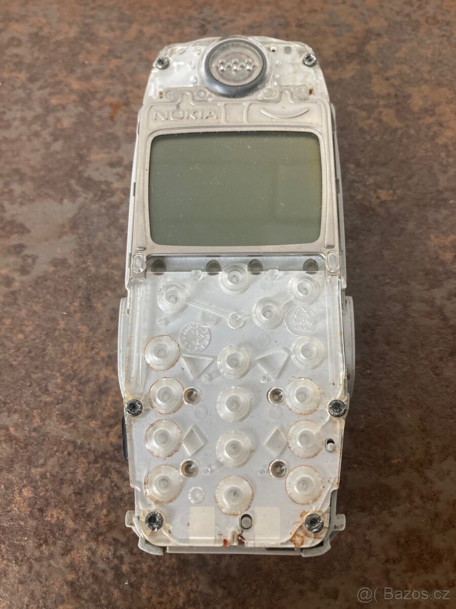 NOKIA 3310 na náhradní díly