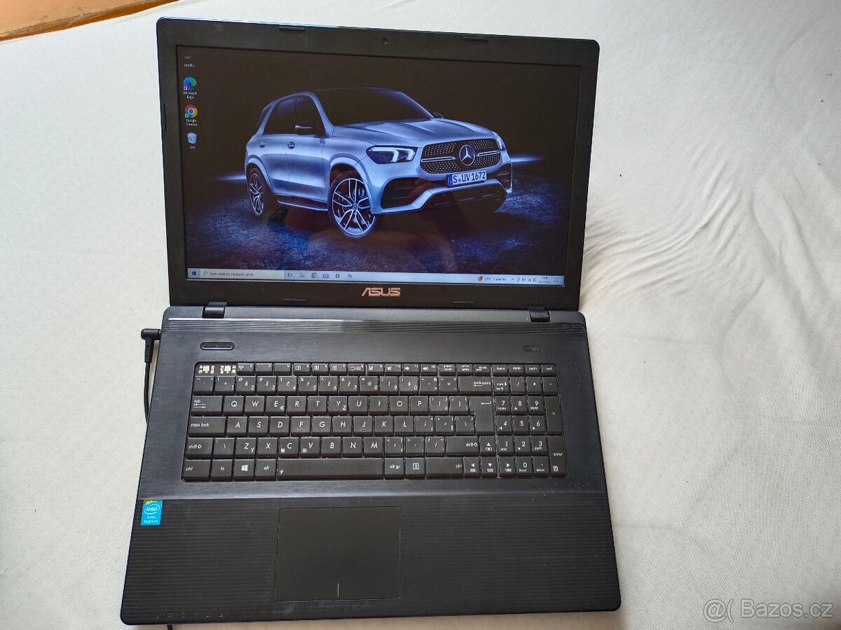 Asus 8gb RAM/512gb SSD/17.3" displej/doručení zdarma