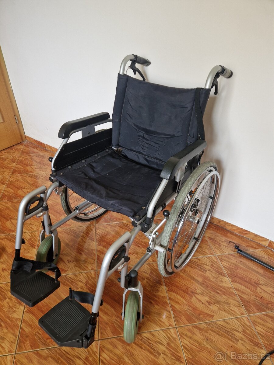 Invalidní vozík