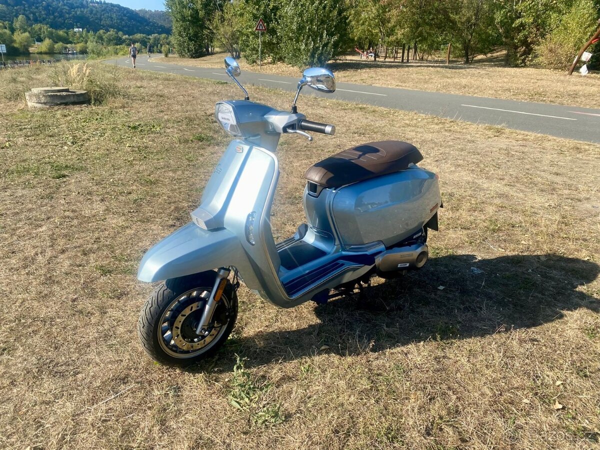 Lambretta V200 Special - design by Vespa