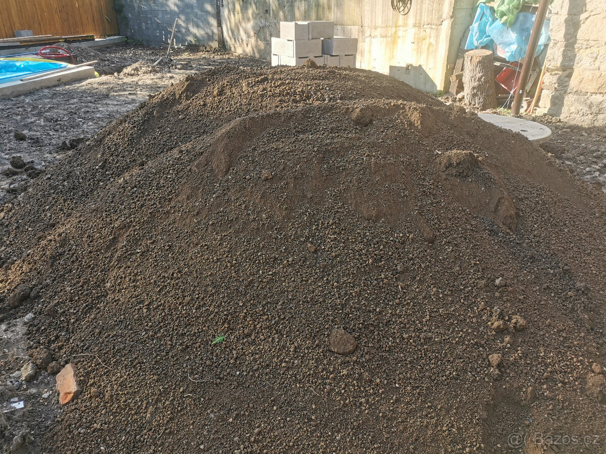 Tříděná zemina Kladno