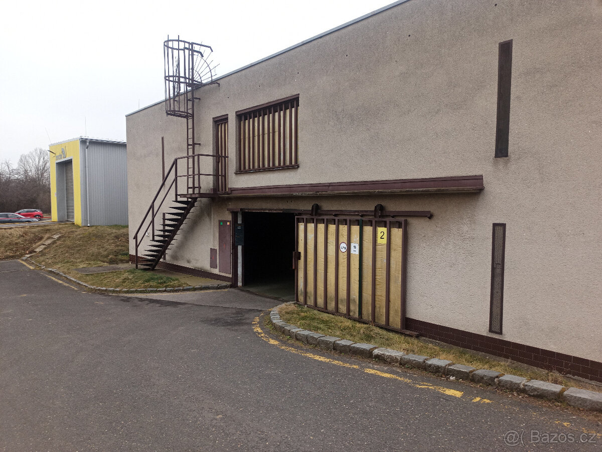 Prodám garáž 18m2 - samostat.box 6x3m - 18m2