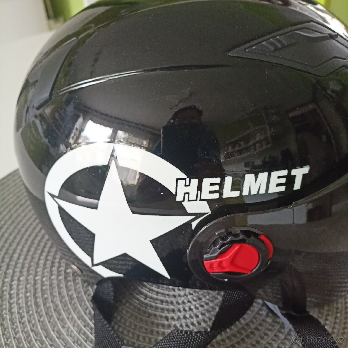 NOVÁ helma na motorku, babetu skútr atd.