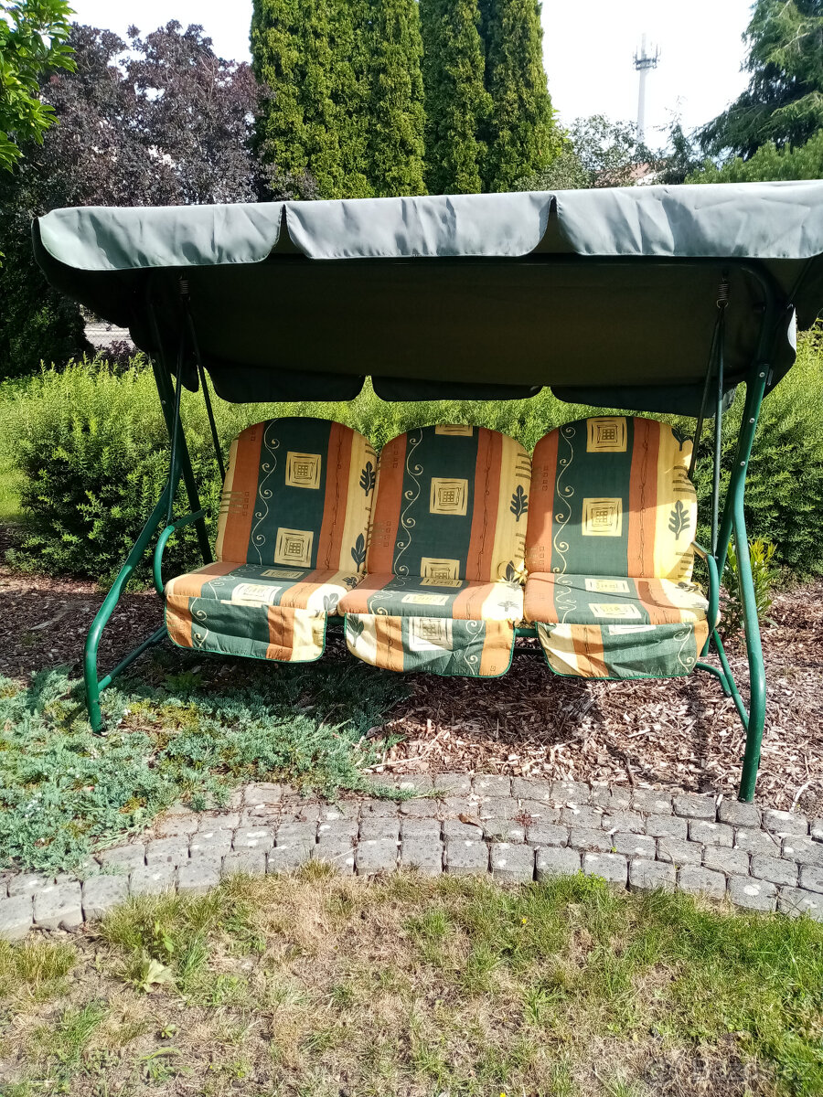 zahradní houpací lavice