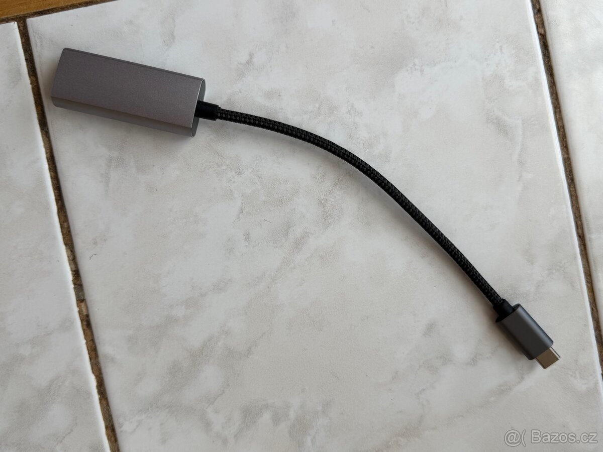 USB-C → RJ45 Gigabit LAN adaptér