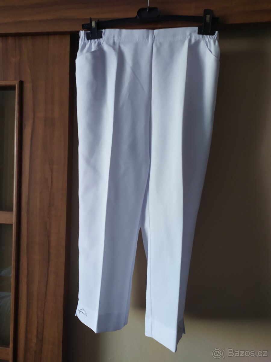 hezké třičtvrteční kalhoty