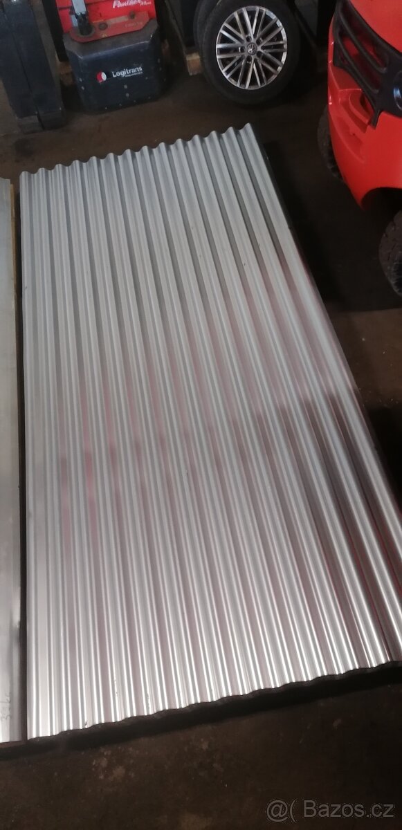 Vlnitý plech pozinkovaný 0,7x1410x3000 mm