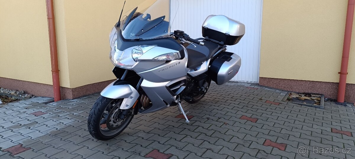 Triumph Trophy 1215 SE, perfektní stav, málo najeto