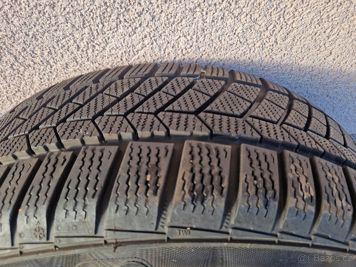 Pneu Continental 205/55 R17 91H , zimní