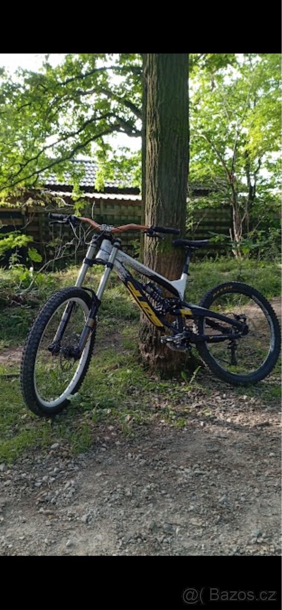 YT Industries Tues 2011