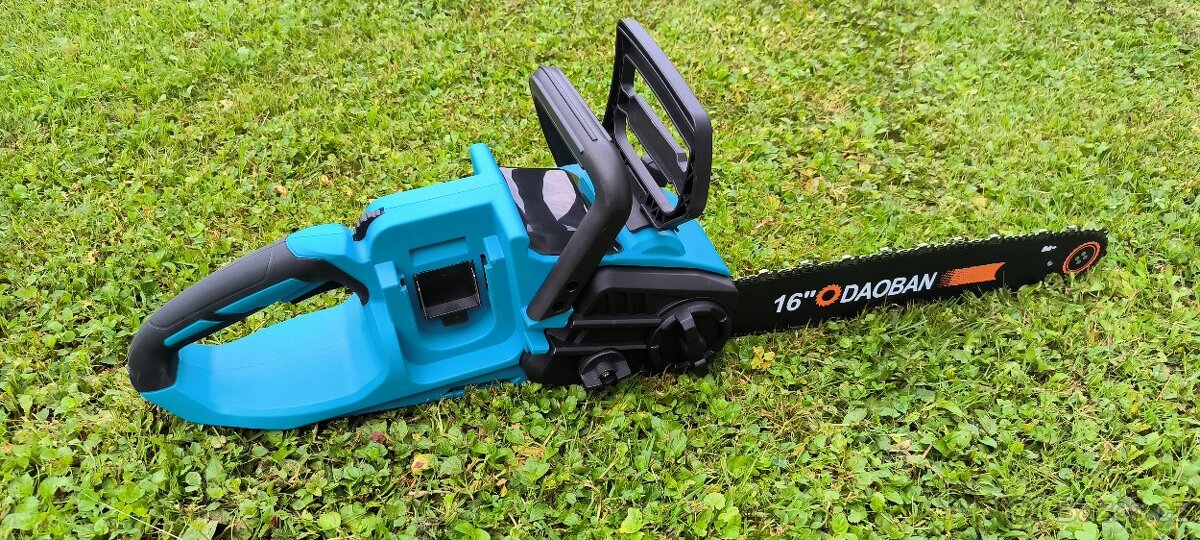 Aku řetězová pila 16" pro 2ks Makity baterie 18V - skladem
