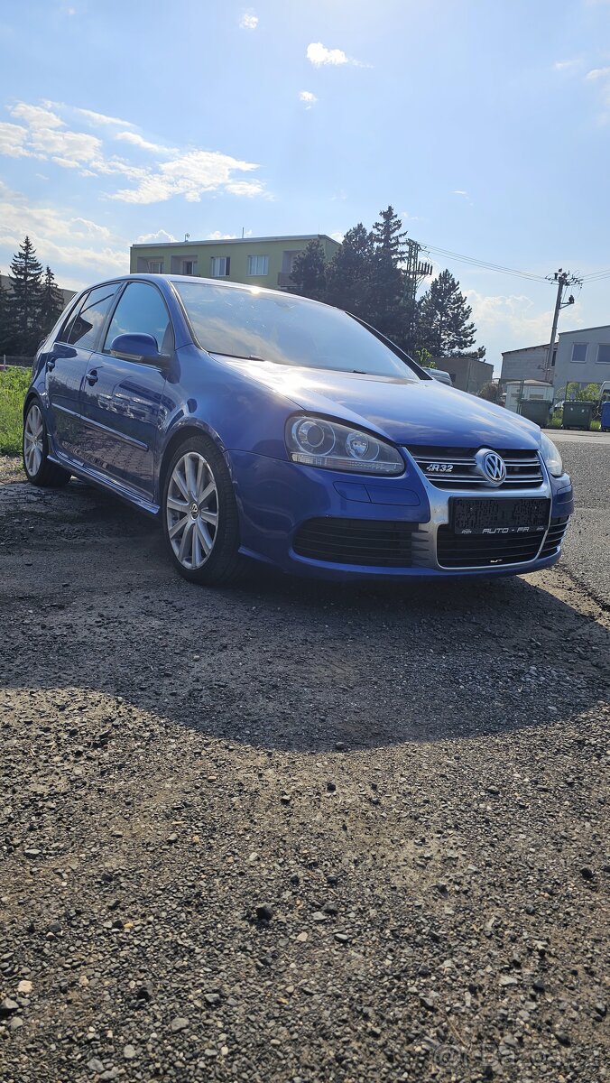 VOLKSWAGEN GOLF R32
