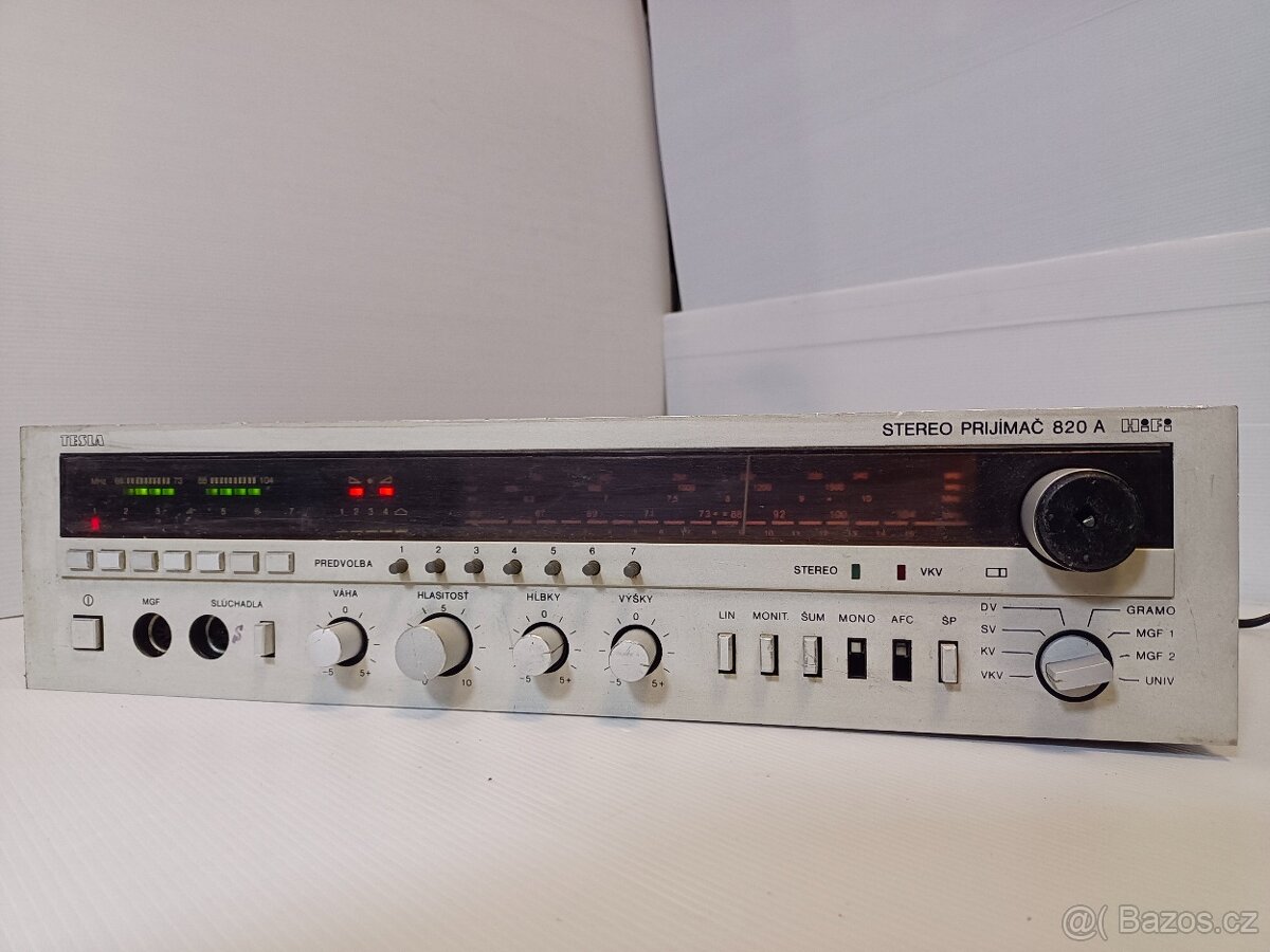 TESLA 820A zesilovač s rádiem HiFi