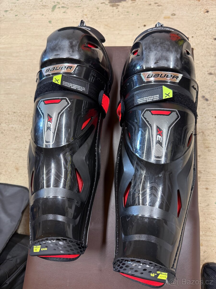 Hokejové holeně Bauer Vapor X3 senior 16 palců