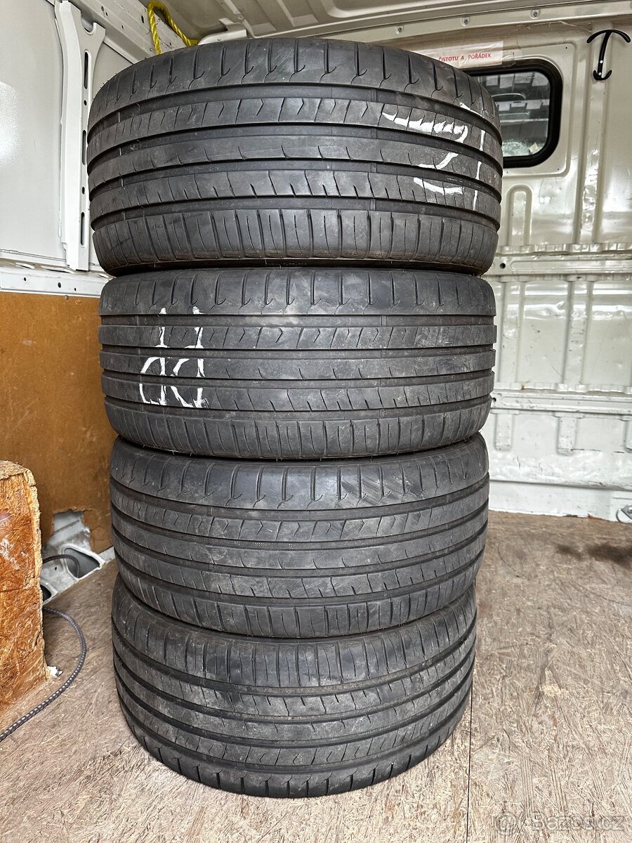 Letní pneu 255/35/20