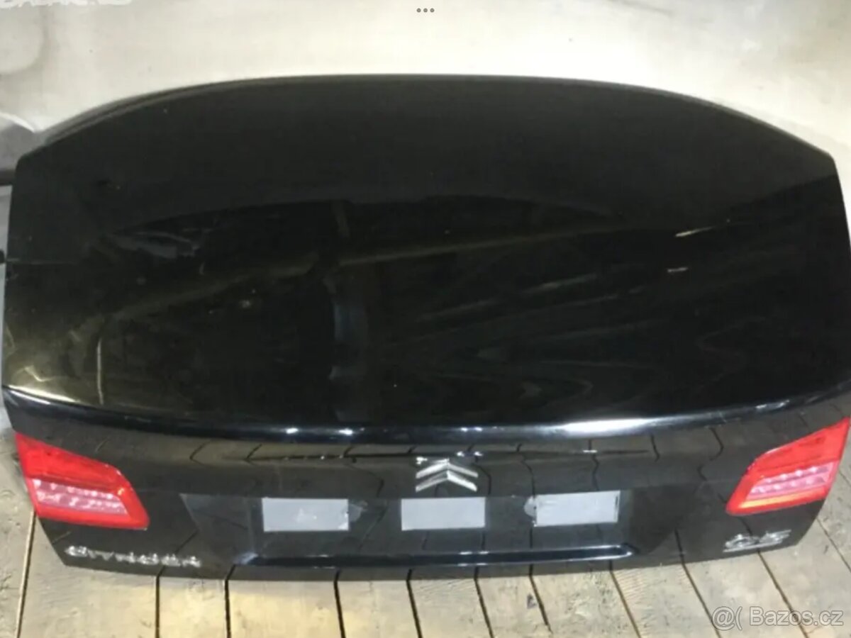 Citroen C5 sedan - kufr. Dvere. Model 2010