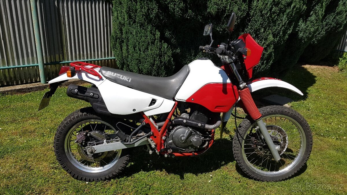 Prodám Suzuki DR 650 r.v. 1992 se startérem.
